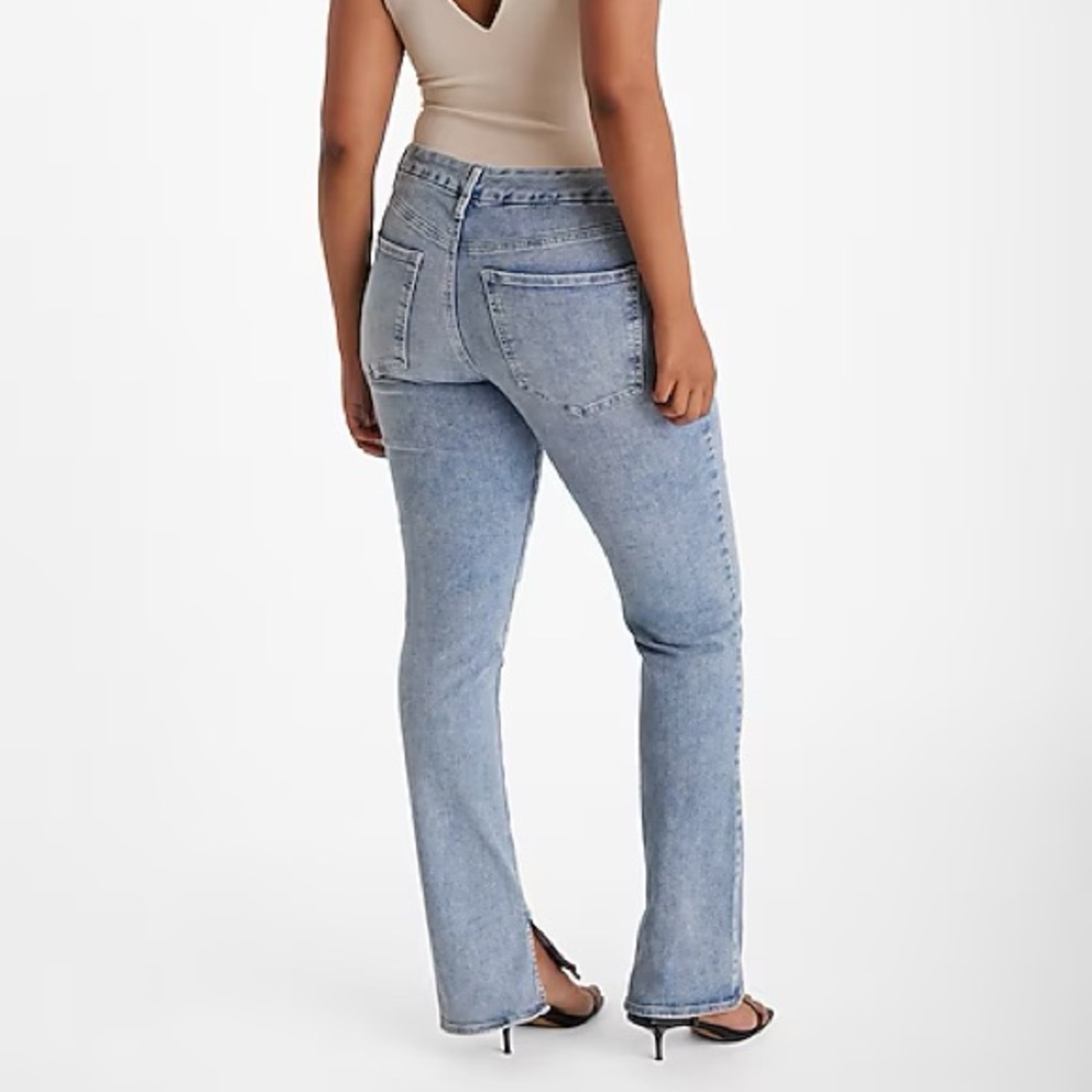 Mid Rise Light Wash FlexX Skyscraper Jeans, L